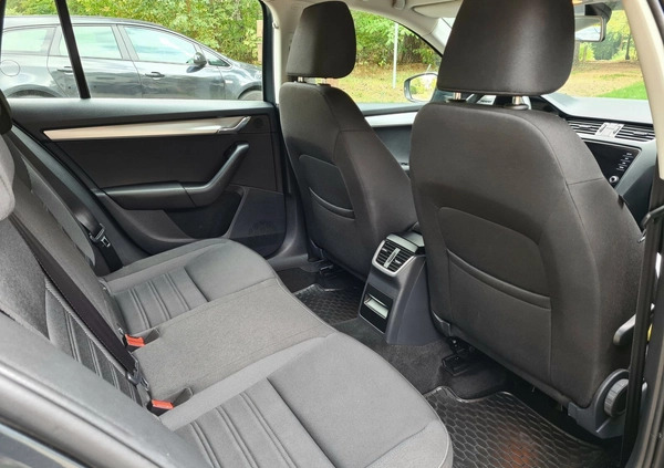 Skoda Octavia cena 69900 przebieg: 142442, rok produkcji 2019 z Łódź małe 407